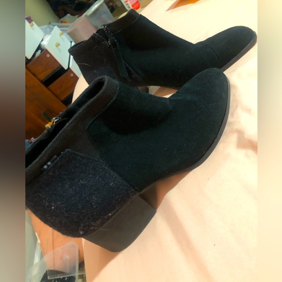 Black Toms block heel ankle boots, size 6.5 - Picture 1 of 5